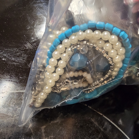 5lbs colorful unsorted jewelry - Picture 6 of 10